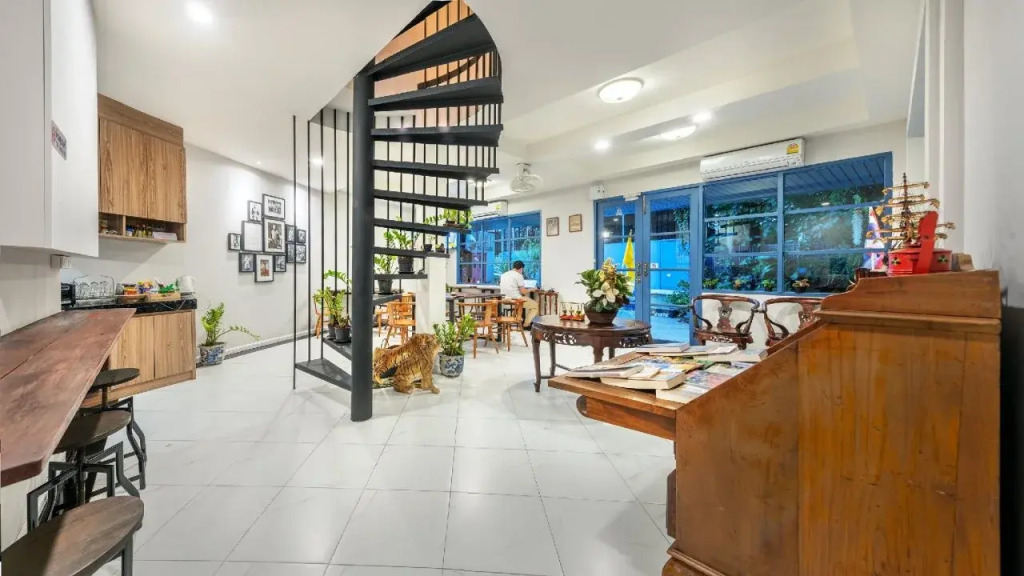 Visut House