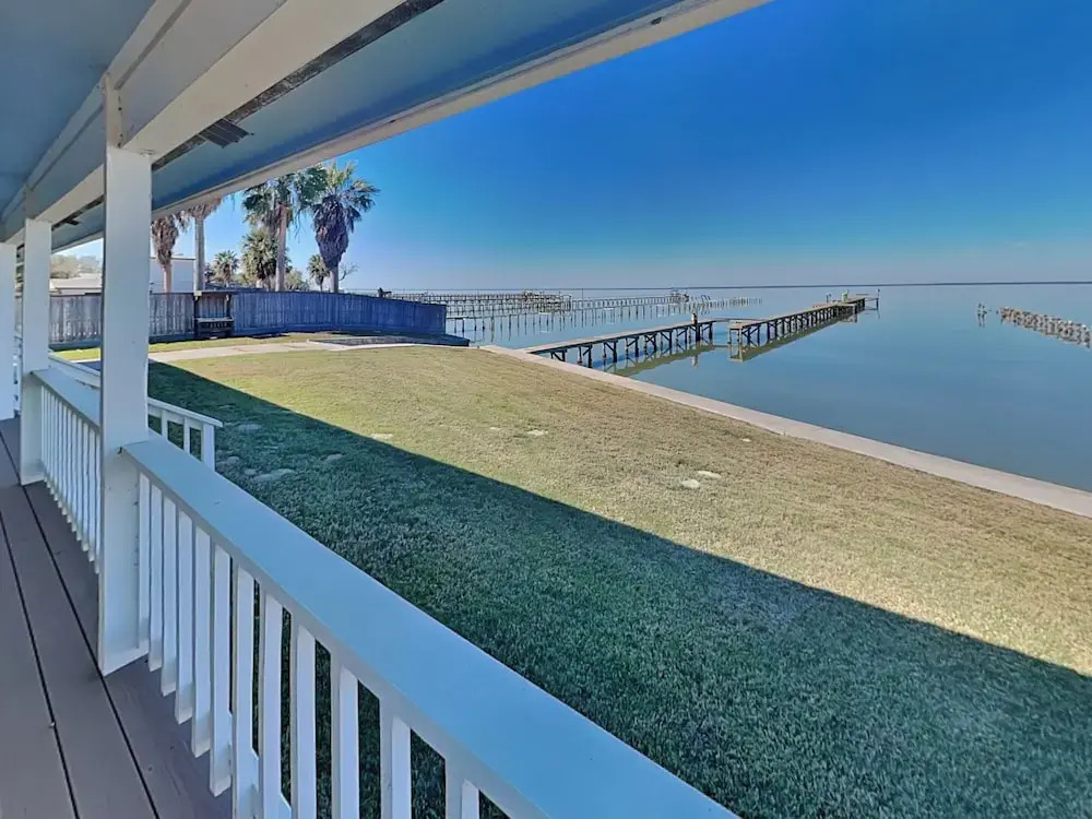 Getaway on the Bay