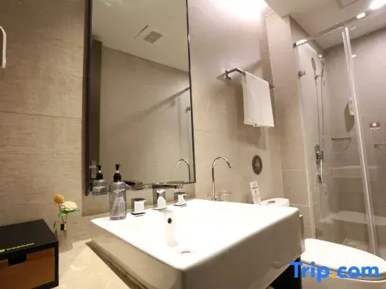 Homeinn Plus Hotel (Xi'an Gaoxin South Second Ring Fengqing Park Subway Station)