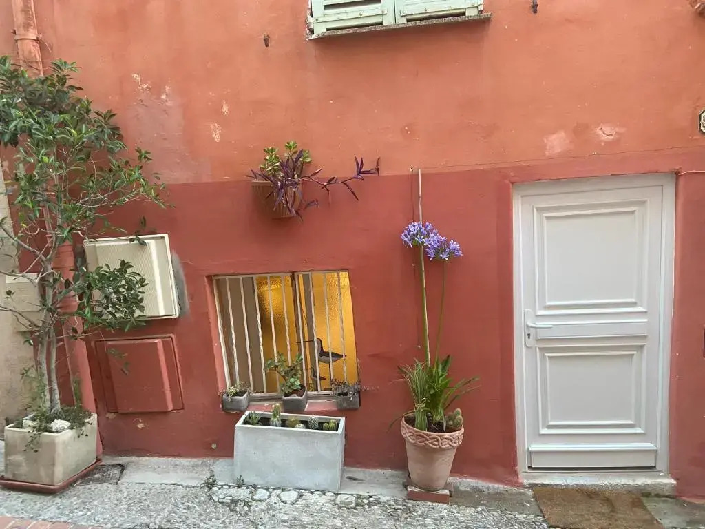 Joli Appart 29m2 en Vieille Ville Menton 2 mins de la mer