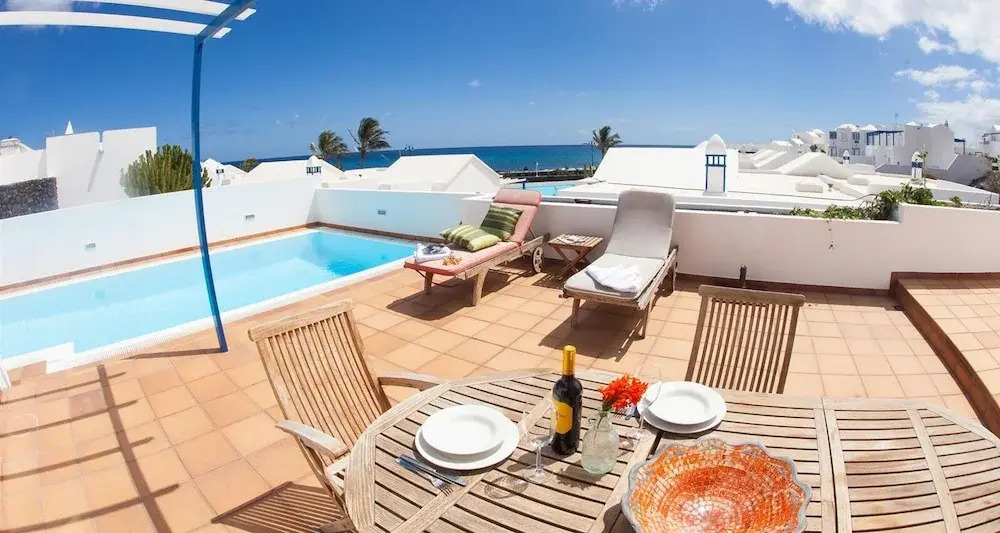 Villa Naos