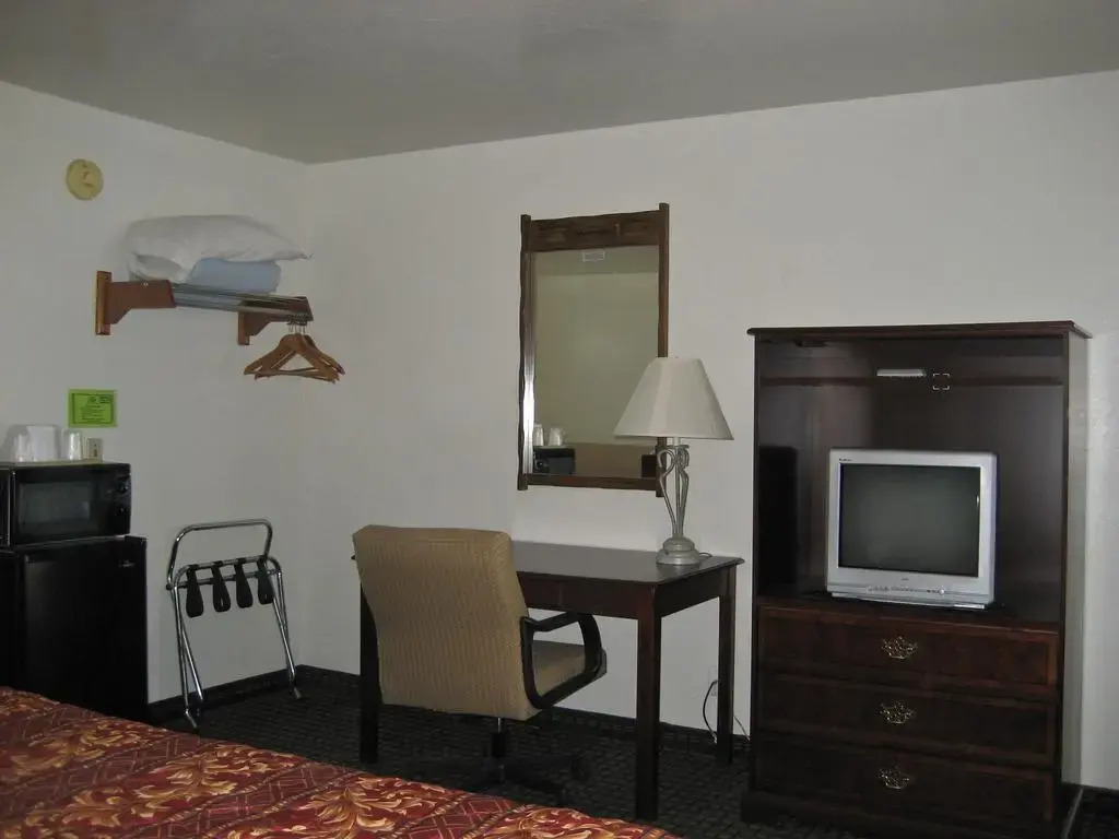 Jamestown Railtown Motel