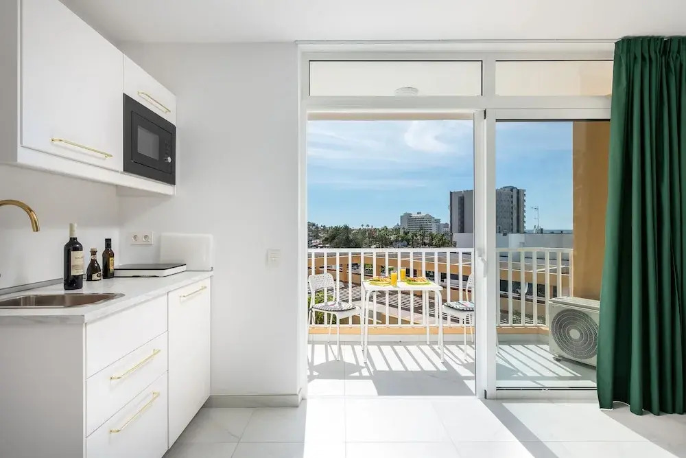 Y1DA Chic studio in 'Playa de LasAmericas'