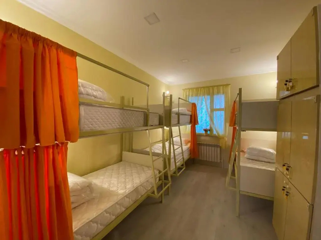 Santorini Hotel & Hostel
