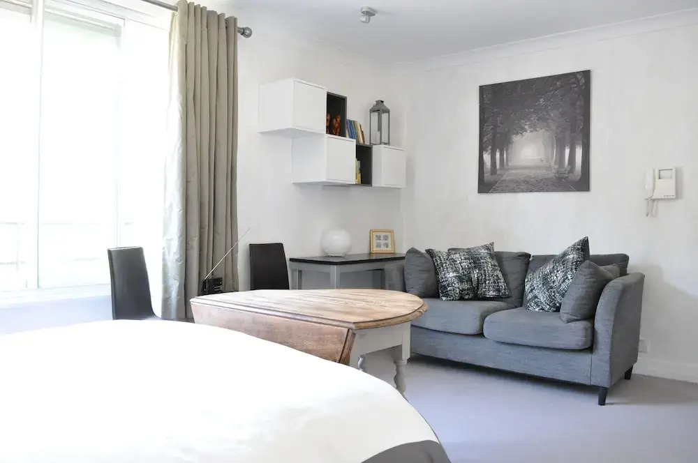 Knightsbridge 1 Bedroom Flat