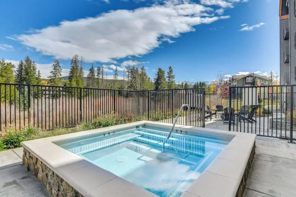 Near Hiking & Biking: Winter Park Mtn-view Haven!
