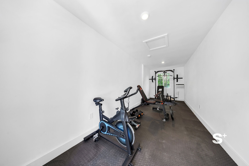 Chic 1-BD Apt in Miami Gym-Free Parking