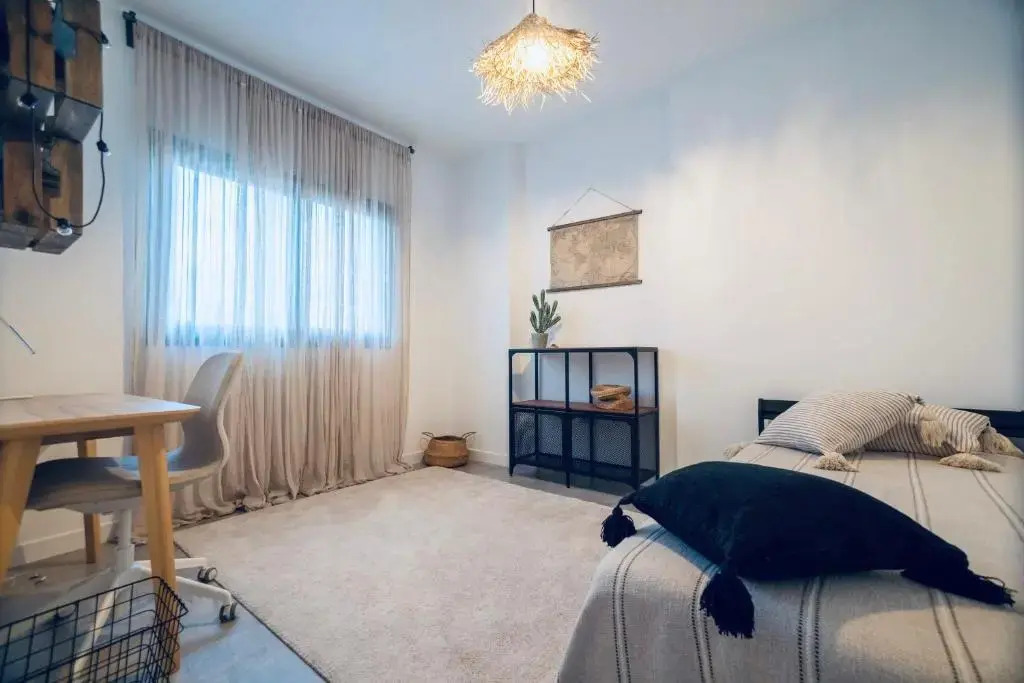 3 bedroom ocean shore apartment