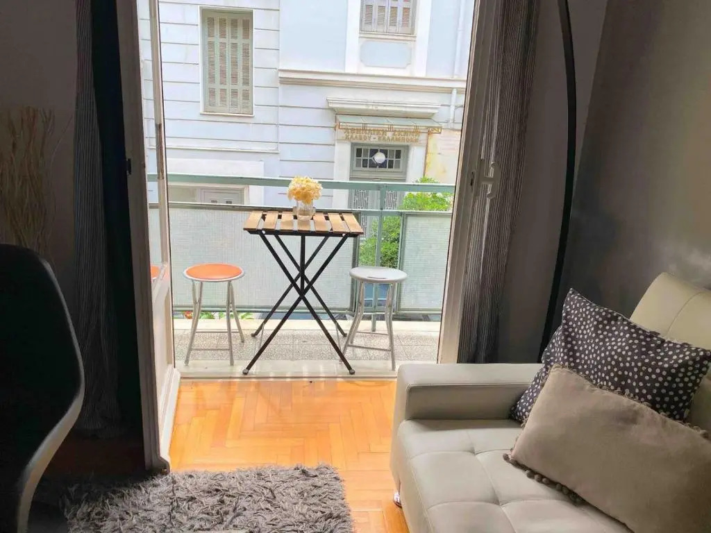 2BDR OlympianZeus Apt with Netflix