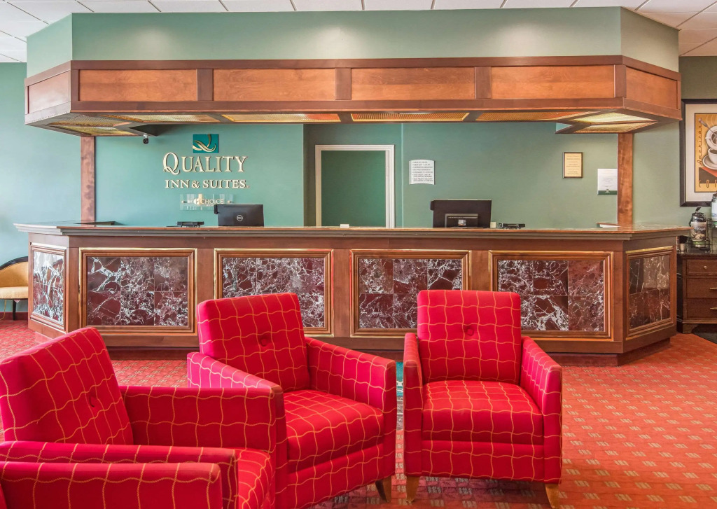 Quality Inn & Suites Virginia MN