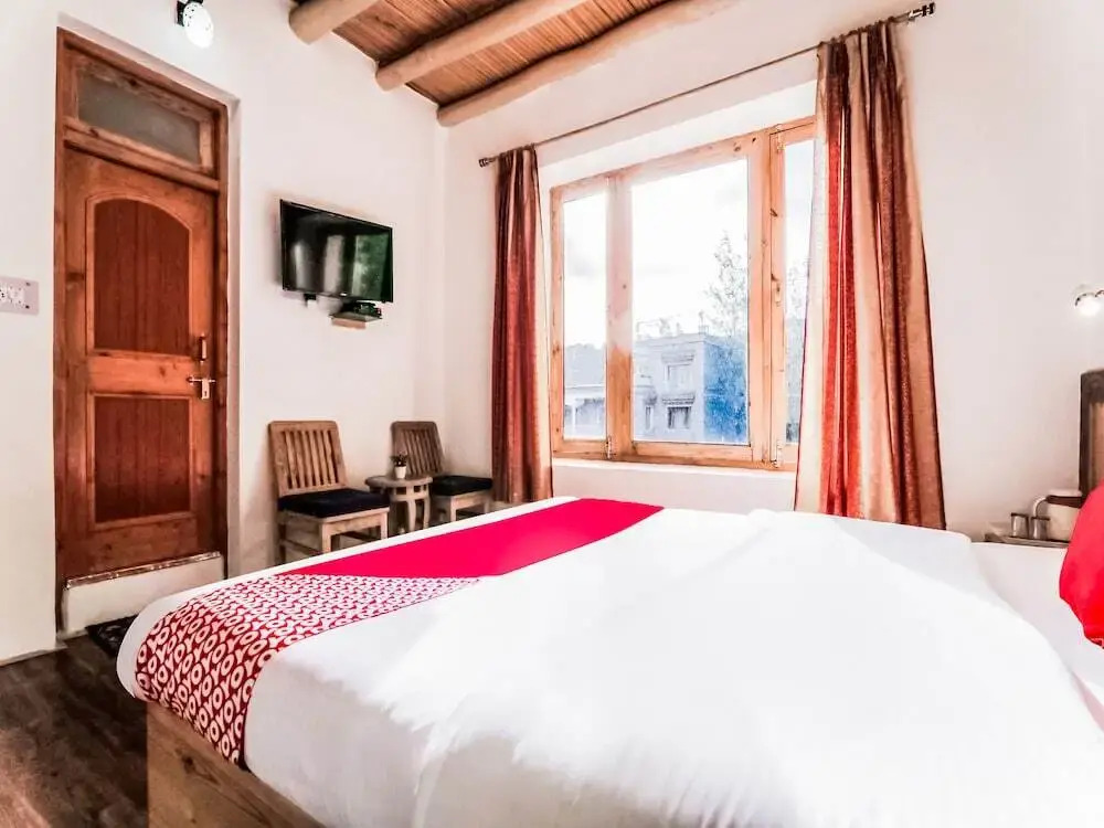 The Mir Villa by OYO Rooms