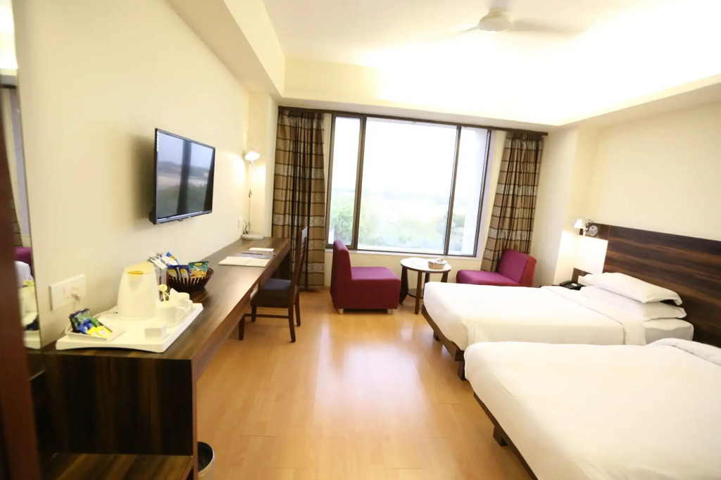 SilverCloud Hotel and Banquets