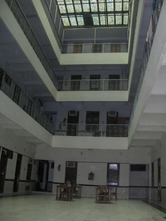 Hotel New Royal Just Near Old Delhi Railway Station And Red Fort