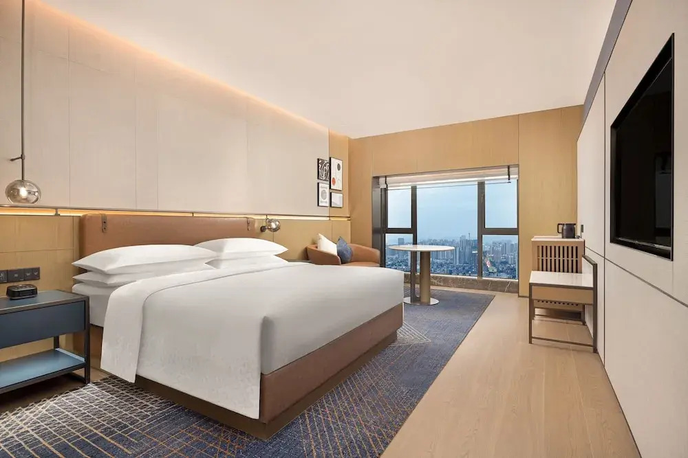 Отель Four Points by Sheraton Chengdu Chunxi Road