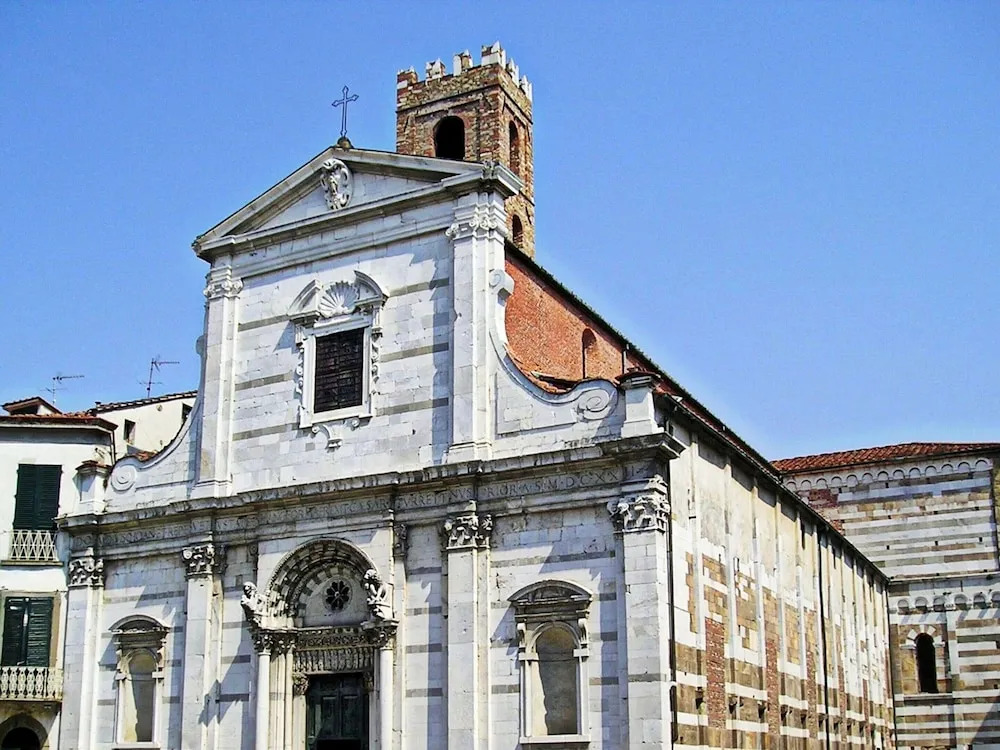 Stay Central in Historic Lucca