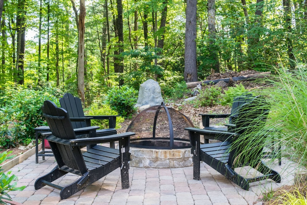 Forest Getaway Hot Tub Fire Pit