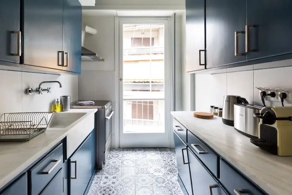 UPSTREET Acropolis Core Bright Modern Apt