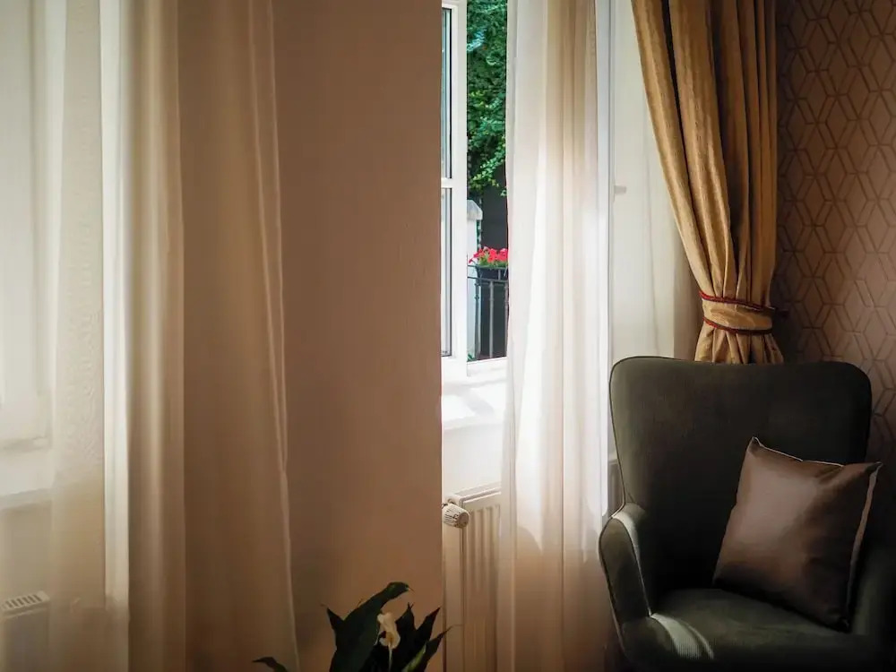 Hotel 16 & Apartments Prague City Living