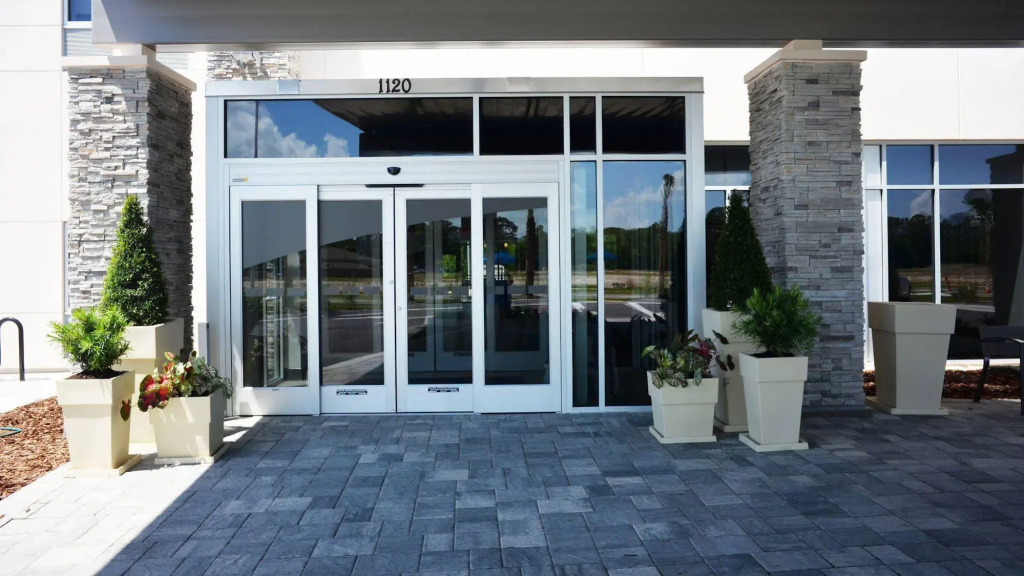 Holiday Inn Express & Suites - Jacksonville W - I295 and I10 by IHG