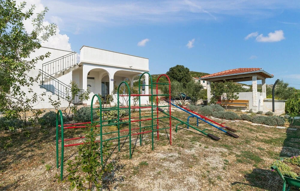 Lovely Home In Kastel Stafilic With Wifi