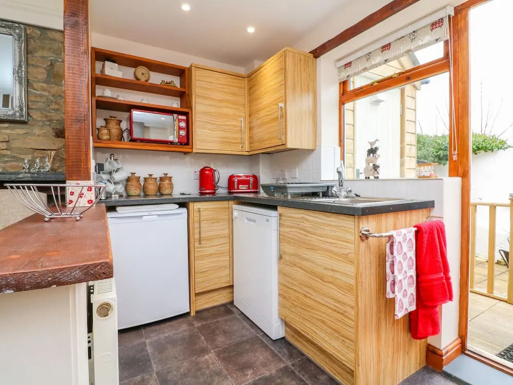 Cedarwood Cottage