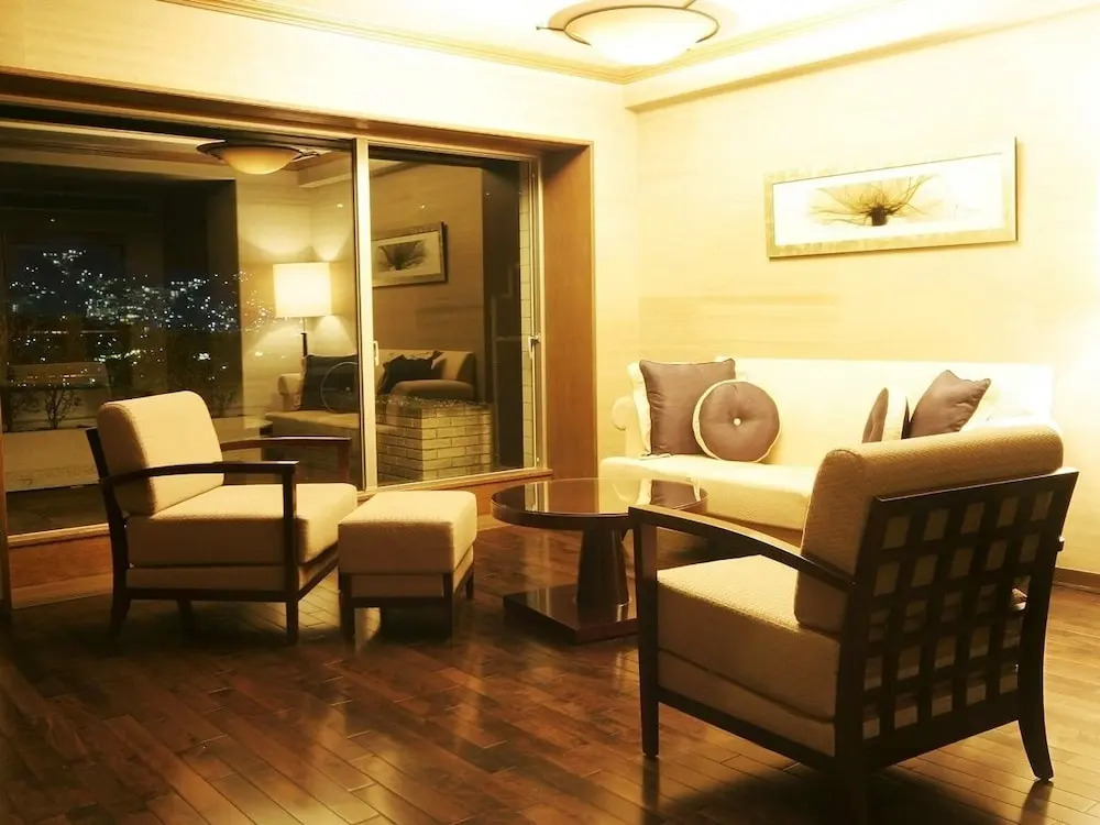 Atami Season Hotel