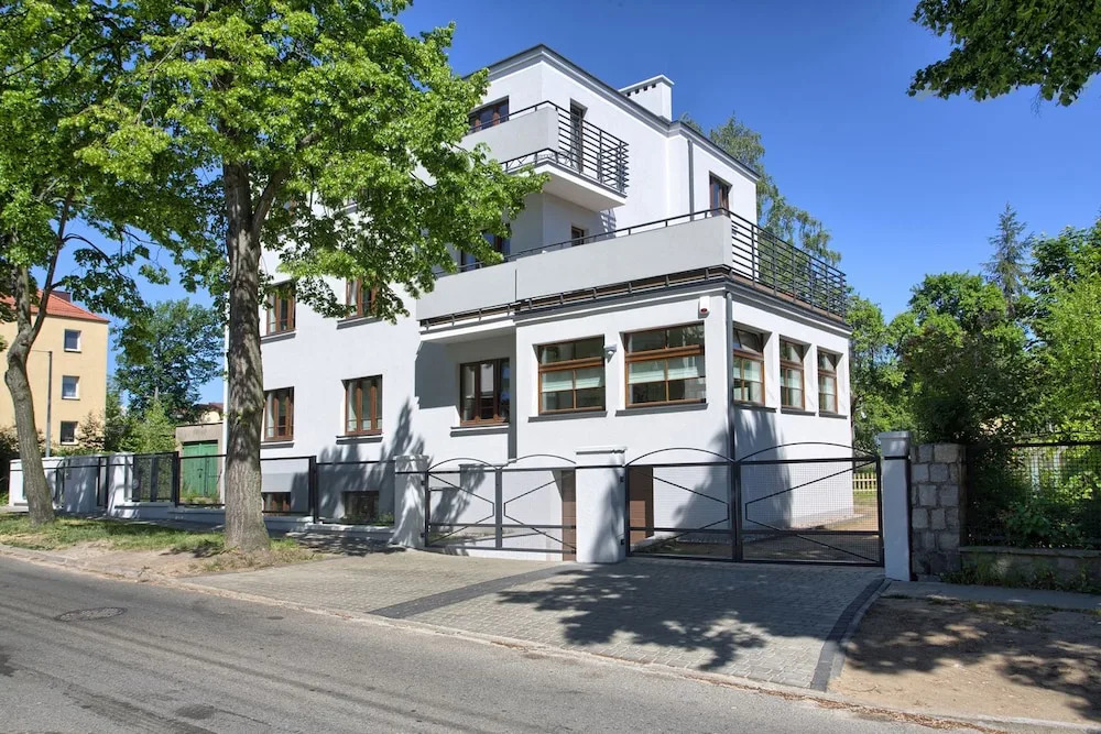 Villa Allegra Apartamenty z ogrodem i salą zabaw ,darmowy parking i leżaki, 5minut do morza