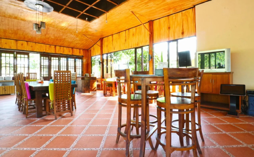 Aries Biru Hotel & Villa