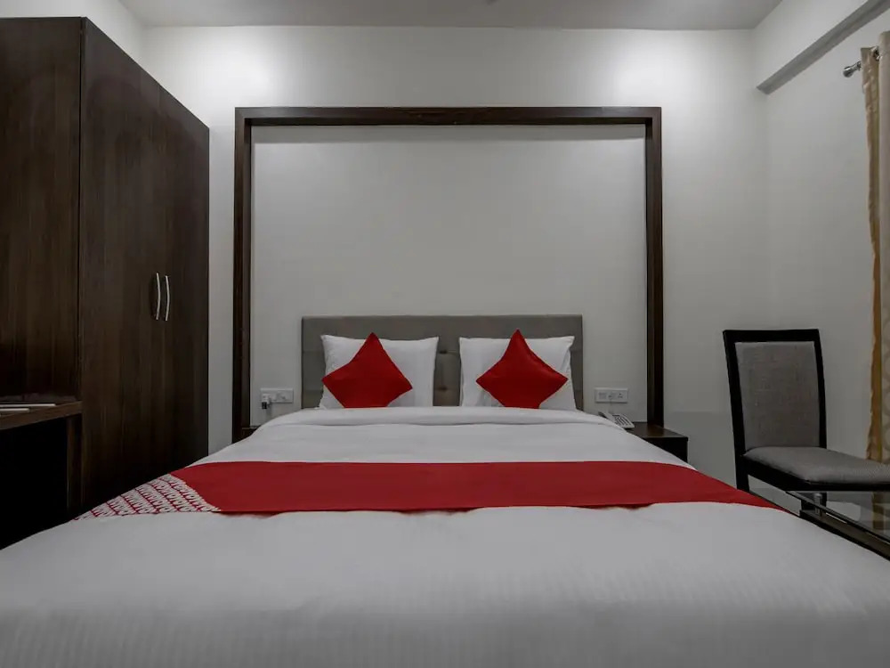 Capital O 16971 Hotel Lorven