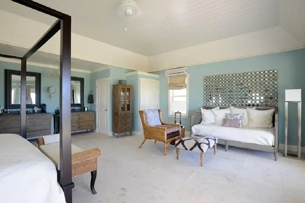 Secluded Paradise: Grand Estate With Kayaks And Snorkeling