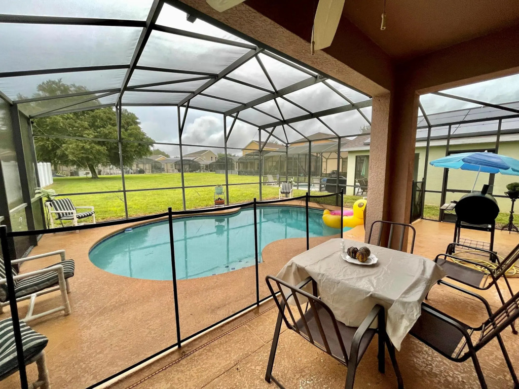 Grand Holiday 4BD Pool Home at Disney & Universal