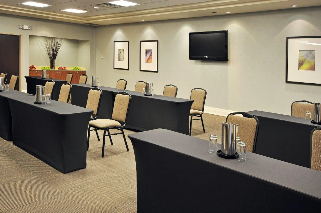 Holiday Inn Express & Suites Vaughan-Southwest by IHG