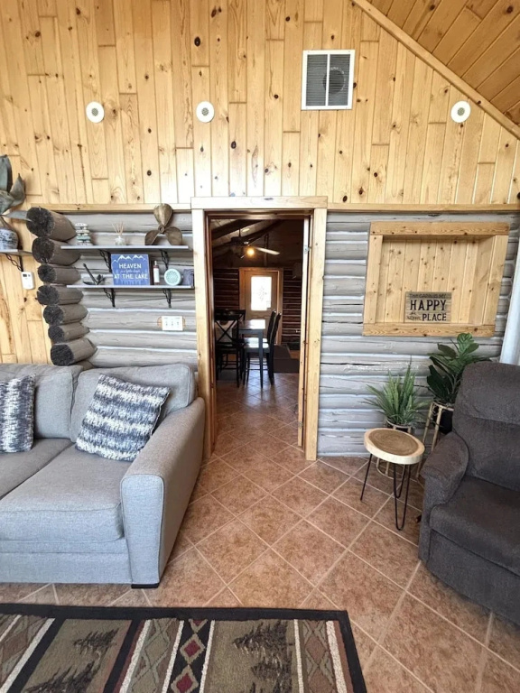 Yodeling Loon Hideaway 3 Bedroom Home