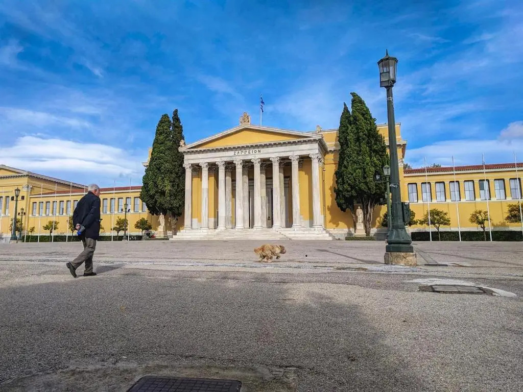 The Six Museums central Athens Stadium 4pers apart