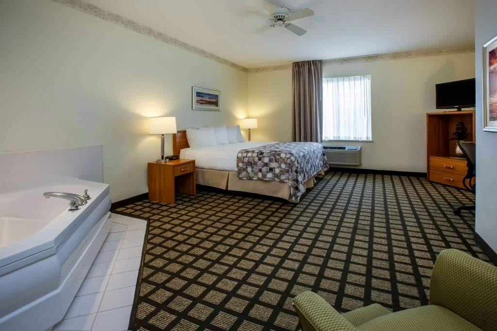 Baymont by Wyndham Mackinaw City