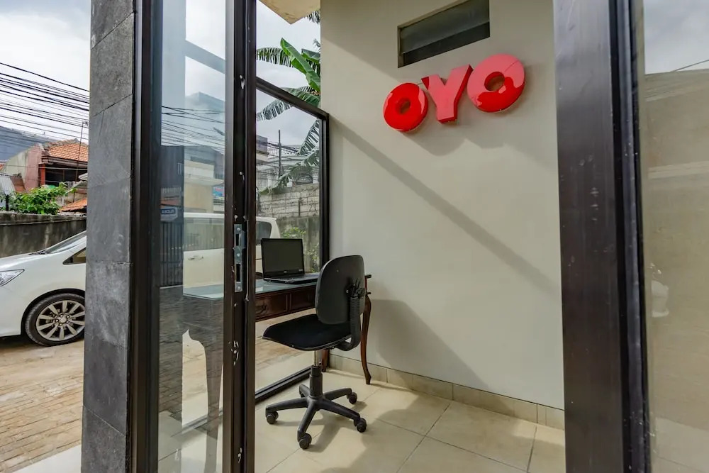Griya Otista Syariah by OYO Rooms