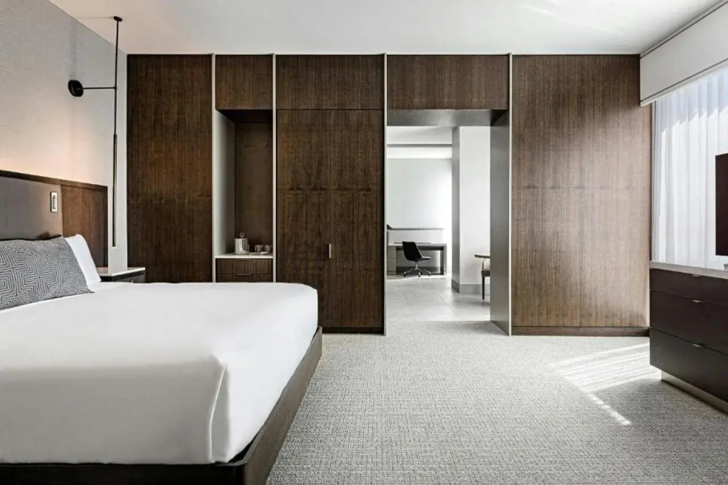 HALL Park Hotel, Autograph Collection