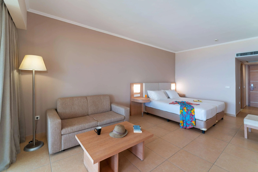 KRESTEN ROYAL Euphoria Resort
