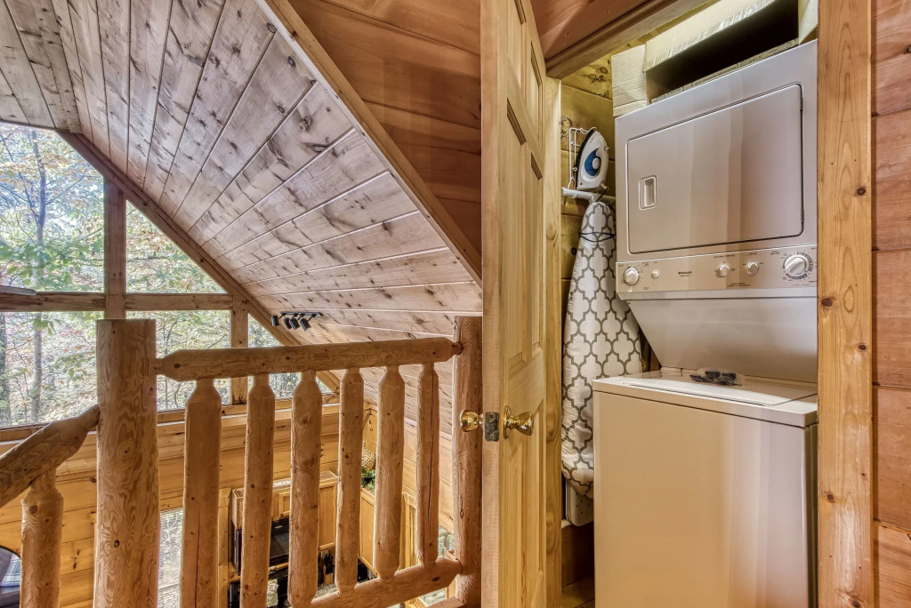 Whispering Pines by Beyond Expectations w Hot Tub