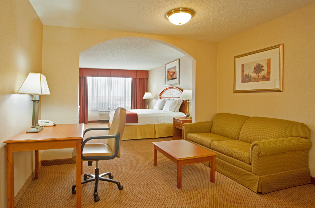 Holiday Inn Express Hotel & Suites Logansport by IHG