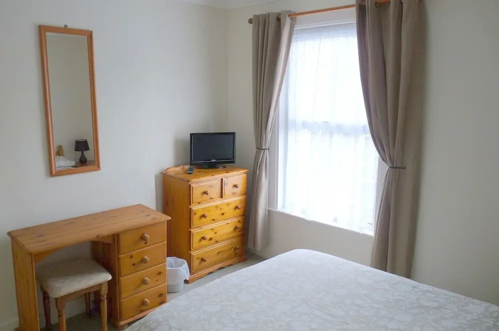 Comfortable Victorian 3 bedroom semi-detached house with fast Wi-Fi
