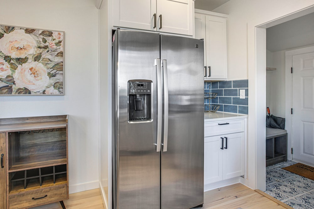 Walk to Shipyard: Bremerton Home w/ Patio!