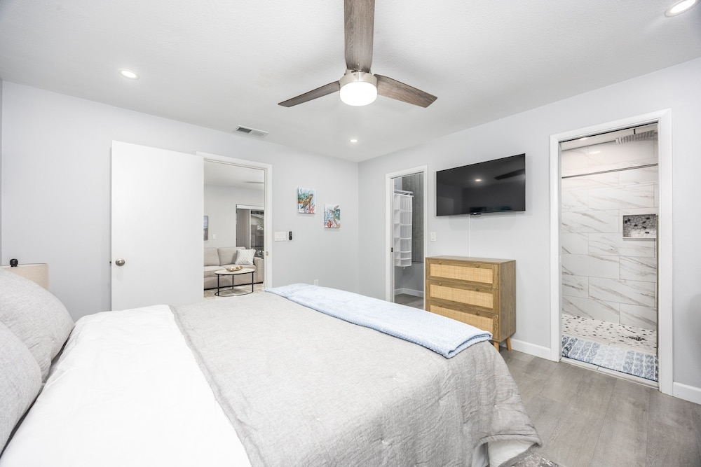 Sunny Urban Escape 3 Bedroom Home