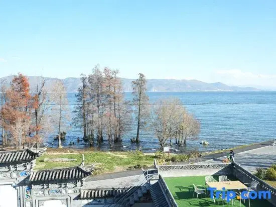 Nostalgia Courtyard Scenic Apartment (Erhai Lake Most Beautiful One Kilometer)