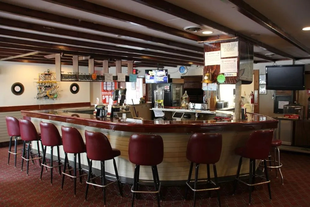 Lake Erie Lodge Oregon OH