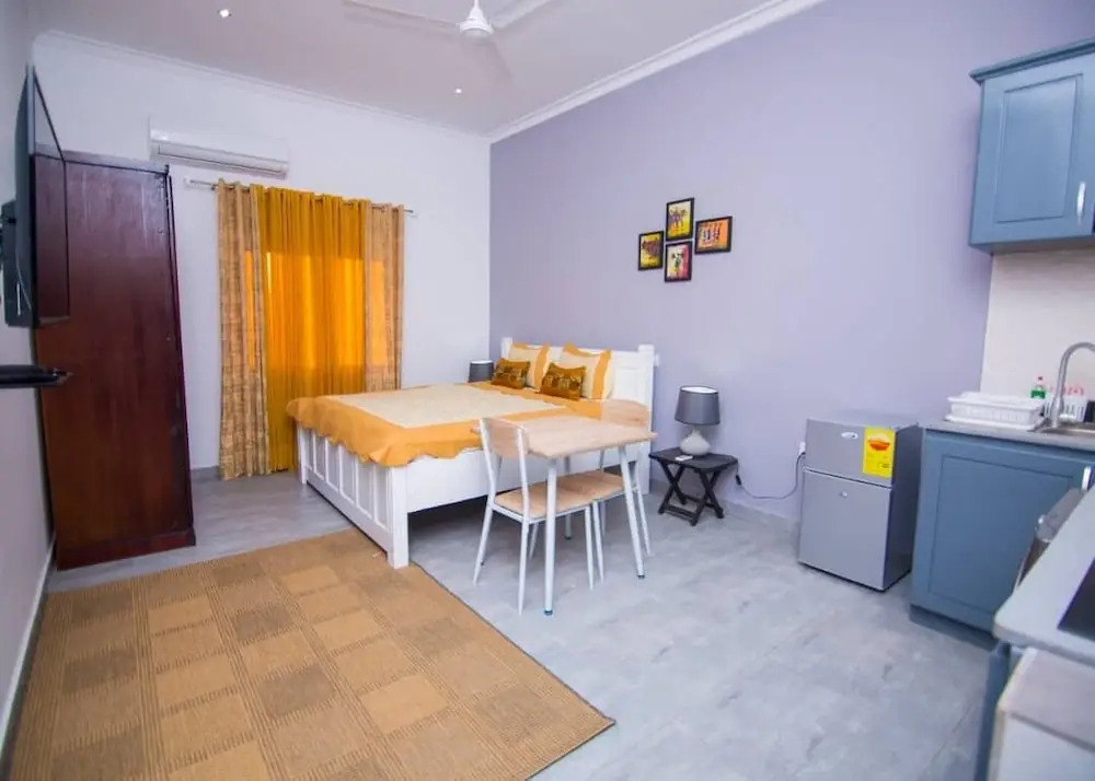 The Blank Lounge & Apartment