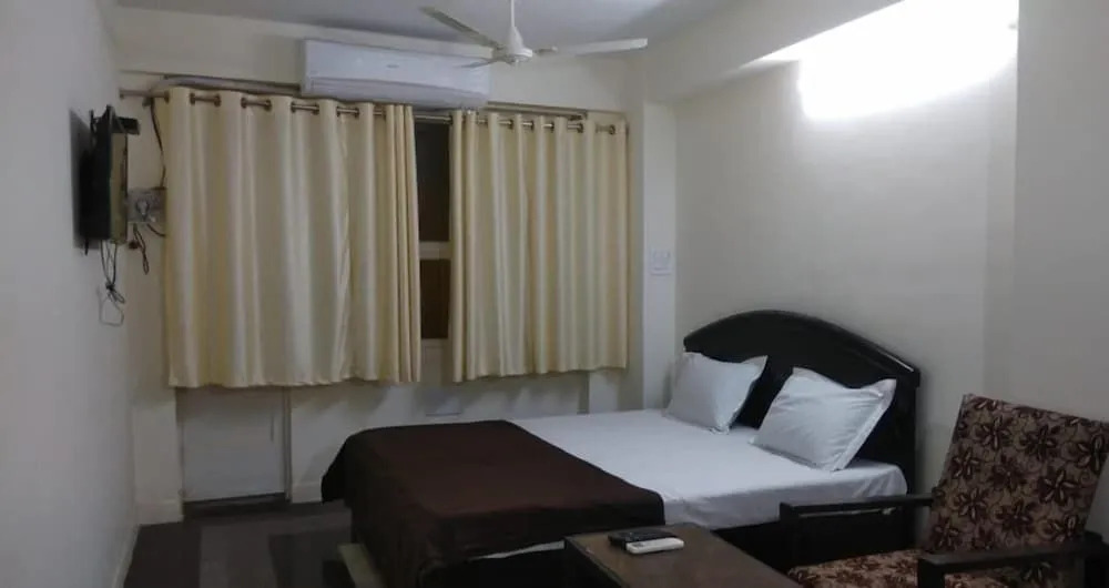 i-ROOMZ Subhadra Comforts
