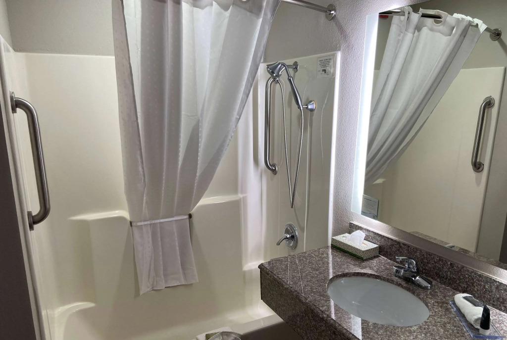 Days Inn & Suites by Wyndham Tahlequah