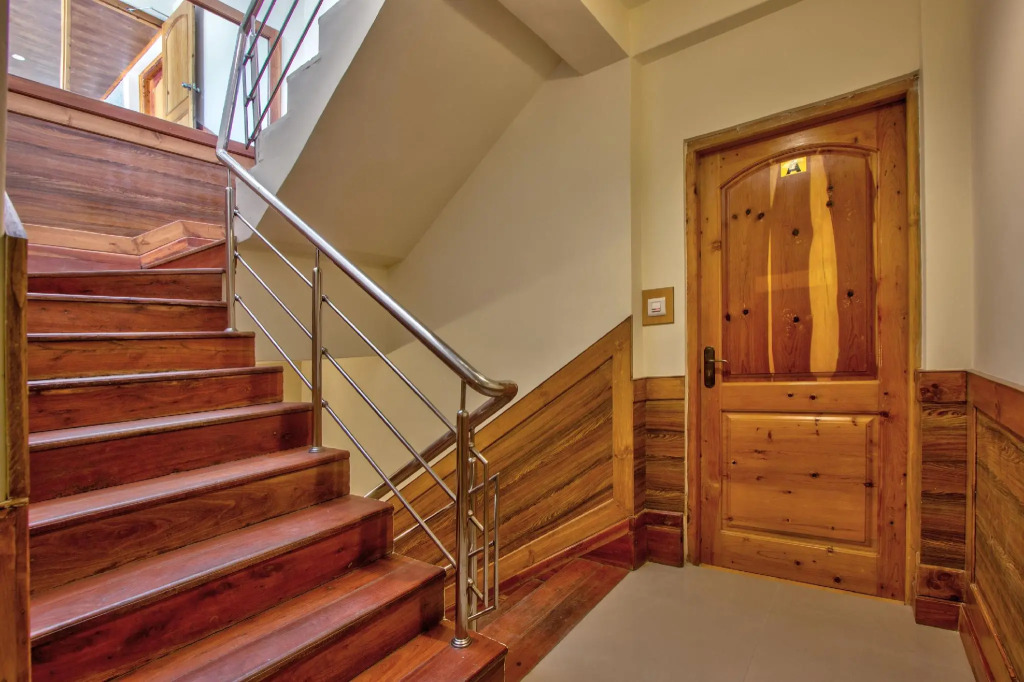 Woodstock Inn Manali 800 Mtrs from Mall Road
