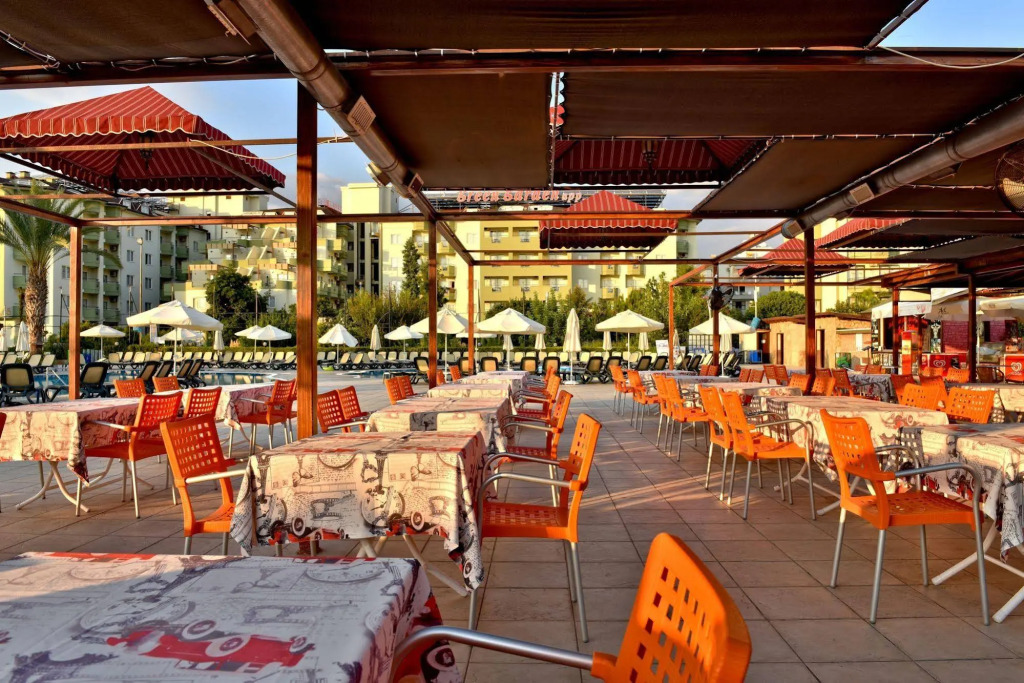 Green Garden Suites Hotel
